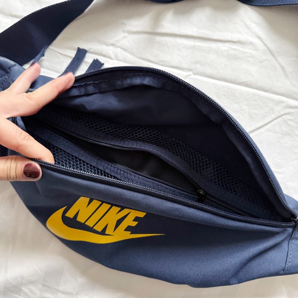 Nike Navy Blue Belt Bag - Picture 5 of 6